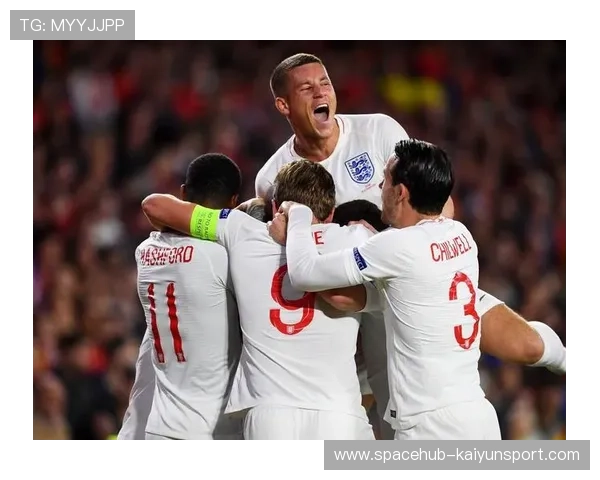 英格兰反击连环配合终结比赛悬念，荣耀时刻定格球场